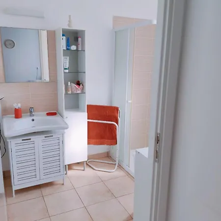 Сasa de vacaciones Mini 200 M De La *