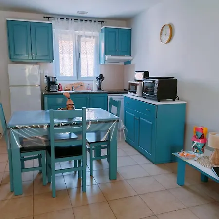 Сasa de vacaciones Mini 200 M De La *