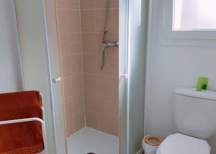 Mini 200 M De La * סרביון