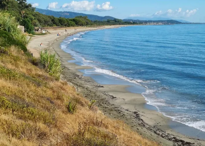 בית נופש Mini 200 M De La